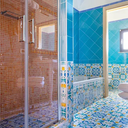 La Reginella & Готель Lacco Ameno (Isola d'Ischia)